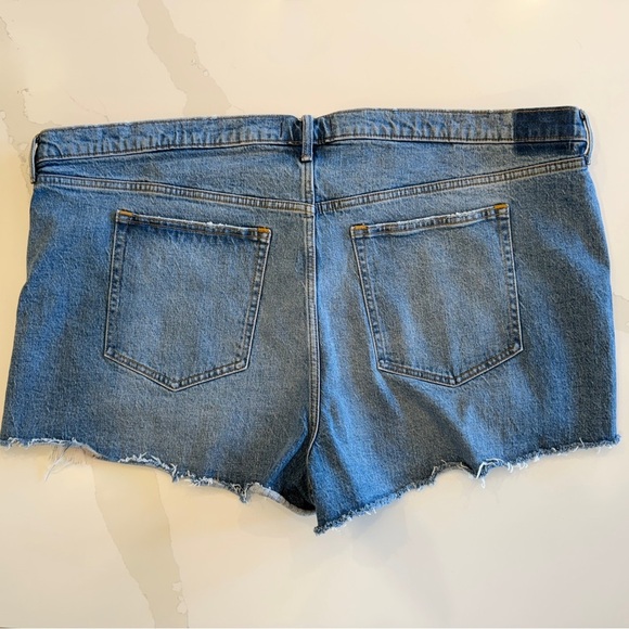 Abercrombie & Fitch Women's High Rise Mom Denim Shorts Size 37 Blue Distressed - Picture 6 of 11